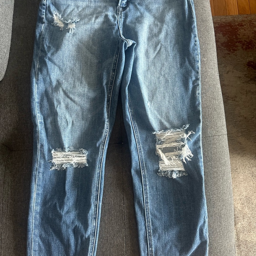 Trendy Distressed Women's Skinny Jeans in Blue